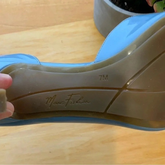 MARC FISHER Blue Patent D'Orsay Sandals Size 7 - Picture 11 of 14